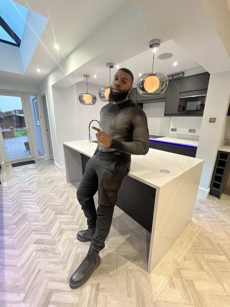 Franz_LDN's tweet photo. I’m grateful to God for another year round the sun and for my first property 🙏🏾🎂🏠 https://t.co/zmh1belmbQ