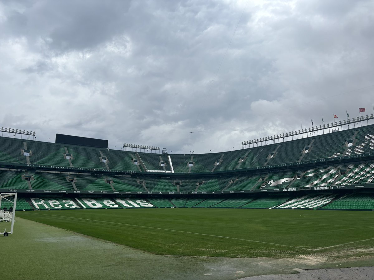 ORRECO1's tweet photo. Great to be at the @fsitraining_ Conference on High Performance in Football @RealBetis in Sevilla today and tomorrow
#performance #recovery #football #sevilla #biomarkers #fsitraining #GenAI https://t.co/6pPZmL9Fsl