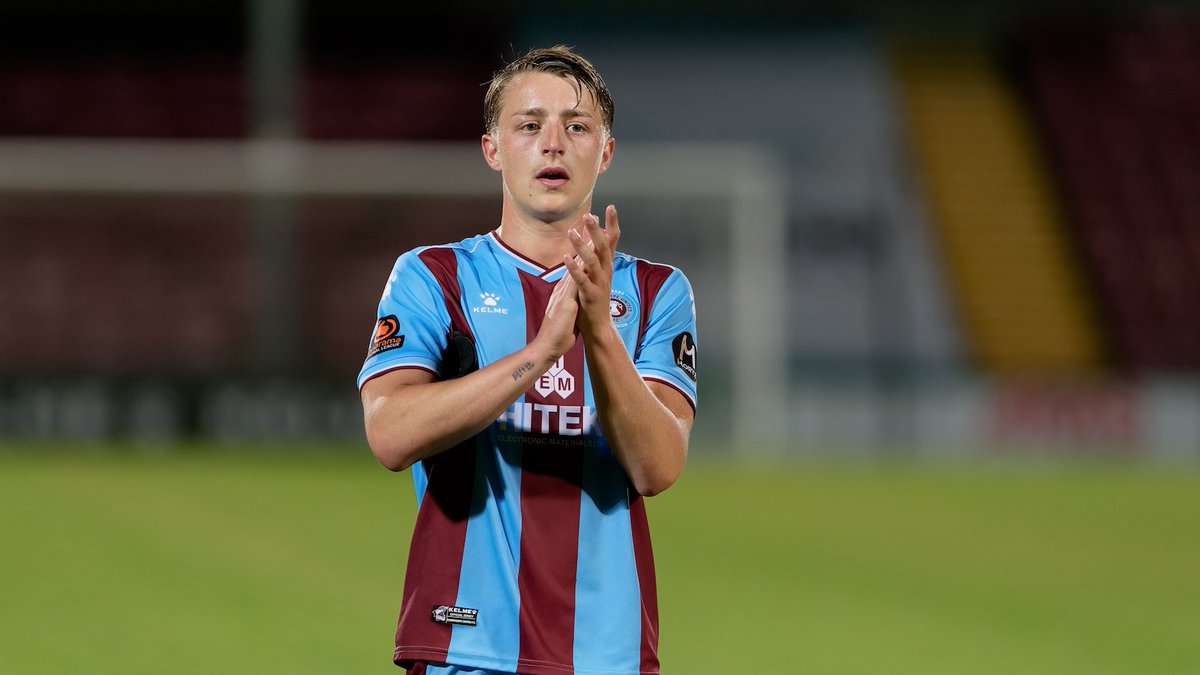 SUFCOfficial's tweet photo. 📰 𝐋𝐎𝐀𝐍 𝐃𝐄𝐏𝐀𝐑𝐓𝐔𝐑𝐄

Iron midfielder Fin Shrimpton has joined fellow National League North side Spennymoor Town on loan for the remainder of the 2024-25 season 👉 https://t.co/TrAznHFNTD

#UTI #IRON https://t.co/L1RIsPKQVc