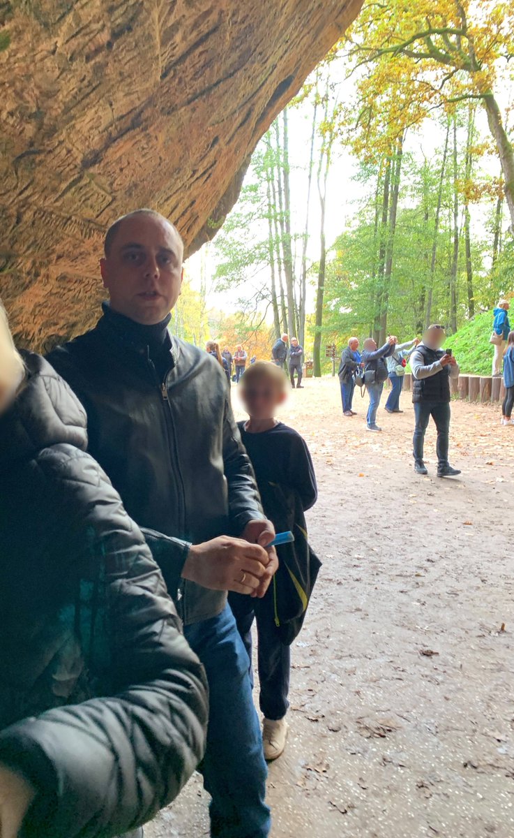 Valsts policijas amatpersonas skaidro attēlā redzamā vīrieša identitāti aizdomās par Gūtmaņa alas bojāšanu, kas notika 13. oktobrī. Ja Jūsu rīcībā ir jebkāda informācija, kas sekmētu attēlā redzamā vīrieša personības noskaidrošanu, aicinām zvanīt pa tālruņa numuru 110.