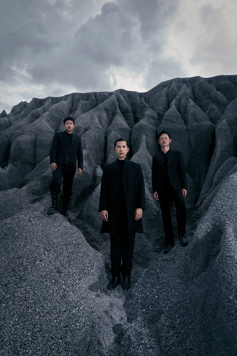 BandwagonAsia's tweet photo. Thai rock titans Slot Machine teams up with Grammy-winning artist and producer Ryan Tedder in new single 'Walk The Earth' - listen.

https://t.co/3sh5tyhWv1 https://t.co/uA5eYkliDD