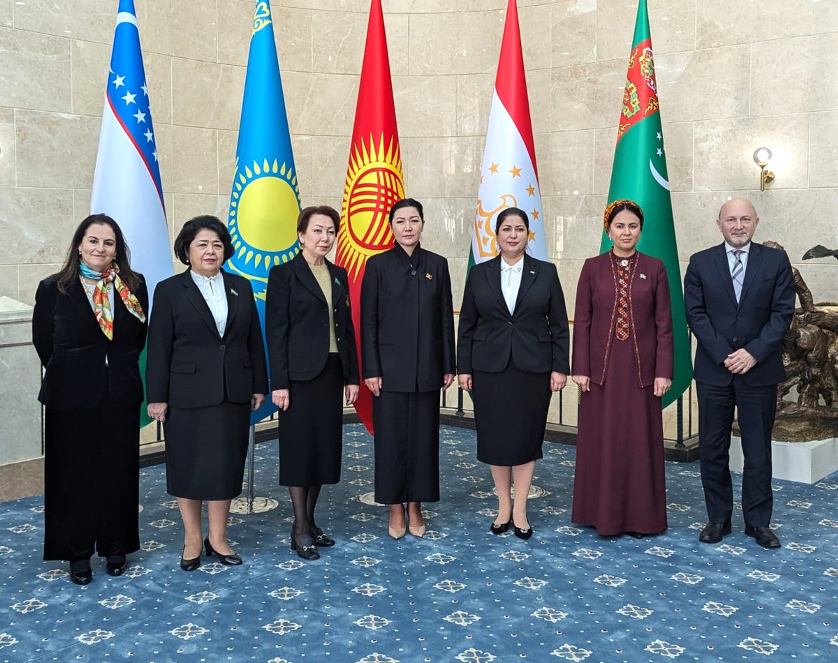 UNRCCA's tweet photo. The #CentralAsia #WomenLeadersCaucus (#CAWLC) has successfully concluded its🇰🇬Chairmanship with the final conference &amp; Expo, aimed at strengthening #WomenEntrepreneurship in #CentralAsia 🇰🇿🇰🇬🇺🇿🇹🇲🇹🇯.

Read more ➡️https://t.co/aw6kU344xm https://t.co/qaAjmhWTtr