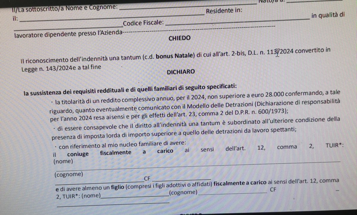 cescace73's tweet photo. Questo è il modulo per richiedere il bonus natale, bonus che può essere richiesto solo se hai figli a carico vorrei informare la nostra premier @GiorgiaMeloni che anche i single quelli che non hanno figli e che sono monoreddito pagano un mutuo, le bollette e le tasse #cosiperdire https://t.co/yHRqKUXHu8