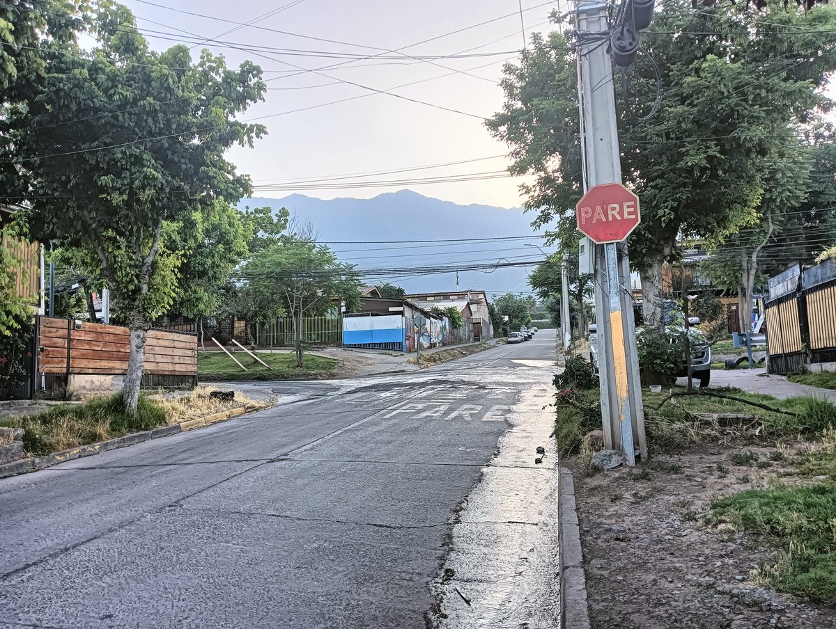 lvaleverdejo's tweet photo. @aguas_andinas @penalolen @infopenalolen en calle tagua tagua a la altura de acueducto el sistema de aguas servidas está colapsado y comenzó a salir el agua contaminando todo el sector, hay niños y adultos mayores en el sector que se pueden ver afectados, urgente!!! https://t.co/IodEivVhDe