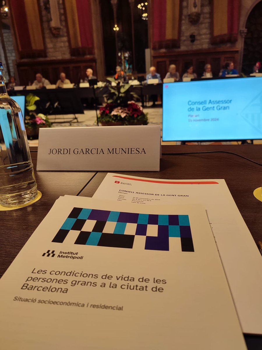 InstMetropoli's tweet photo. 🙋‍♀️Presentem l'informe "Condicions de vida de les persones grans a la ciutat de #Barcelona", en el plenari del Consell Assessor de la #GentGran.  L'estudi alerta, que les despeses d'habitatge poden representar una amenaça x aquest col·lectiu, en el futur

🔗https://t.co/IbgrYzStvw https://t.co/UxG2x0ui7z