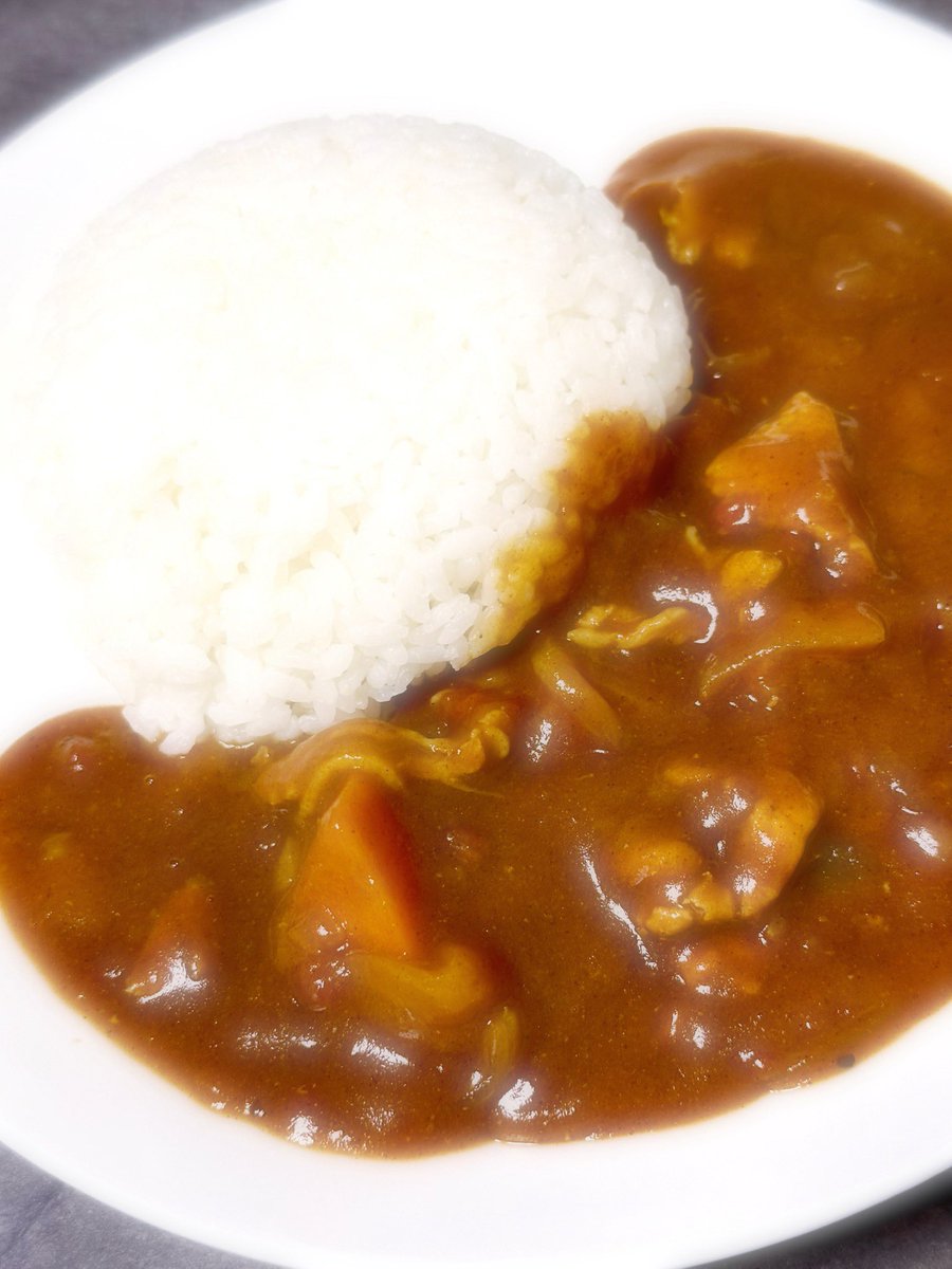寒くなるとカレーが食べたくなるよねぇ...🍛🤤

てことで今夜の晩ご飯はカレーライス❣️✨️
