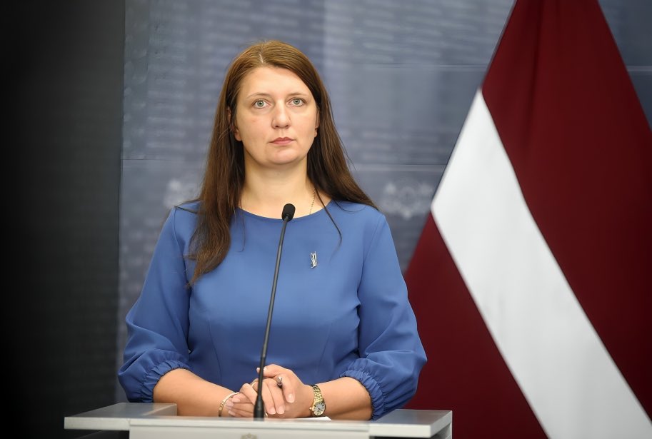 🟣 35 eiro mācību līdzekļiem ir bērnu apzagšana.
 
➡️ Visu rakstu lasiet šeit: skolasvards.lv/news/35%20eiro…