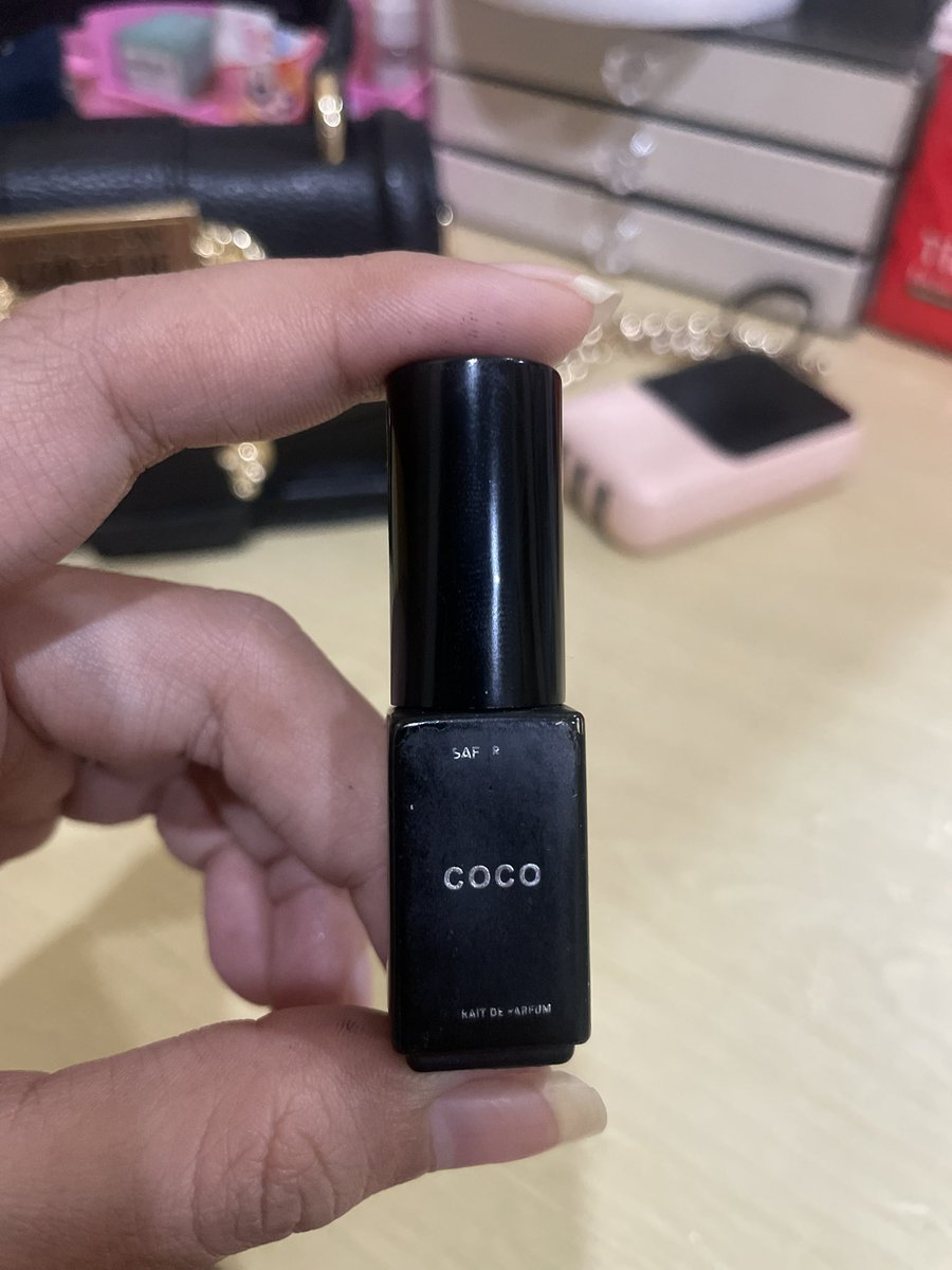 aylaffyu_'s tweet image. Beli parfum segede kutil biar useful dibawa ke mana pun, apa lagi kalo pake tas kicik 🤏🏻🤭

Udah gitu belinya pas lagi #Tokopediahappyhour setiap jam 7 malam dijamin dapet diskon 30% dan bebas ongkir. Harganya jadi cuma 35rb wkwk nangiisss 🥹💚

tokopedia.link/ayri11hhtw