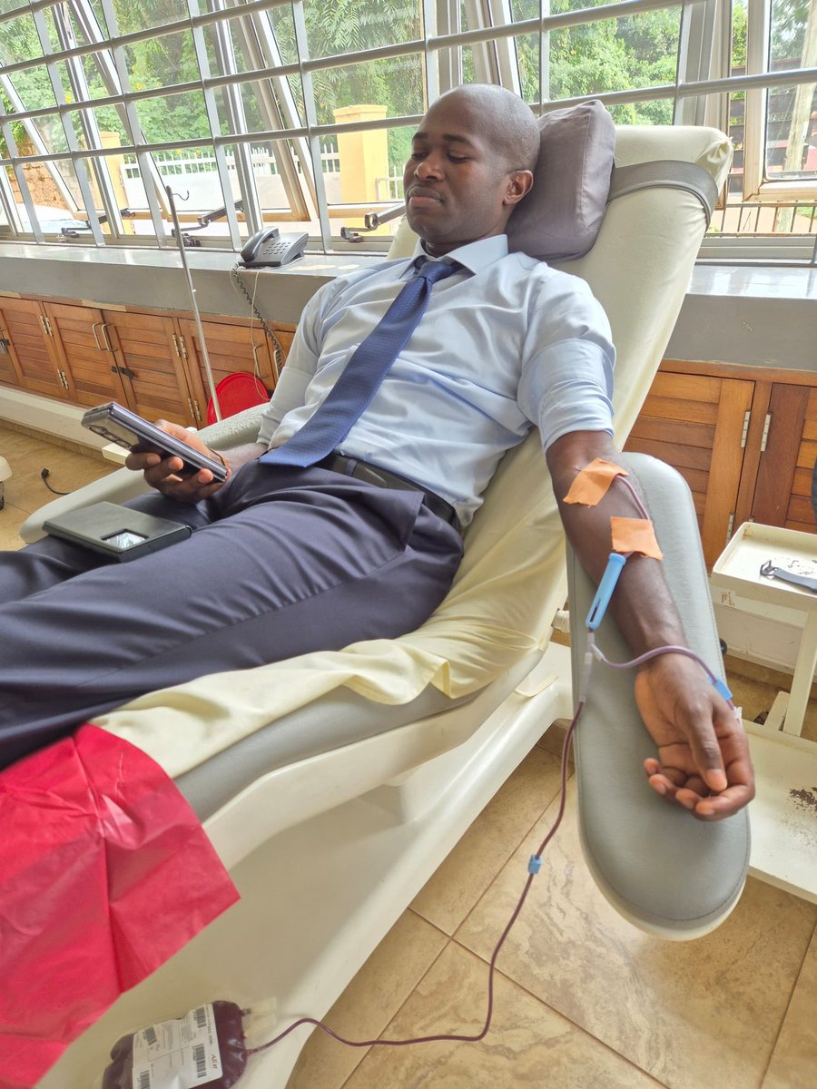 PatrioticLg_ug's tweet photo. Blood donation is a small act with a huge impact. Our Secretary Hon. @DaudiKabanda has donated blood this afternoon at Nakasero Blood Bank. Giving blood means giving hope. Every drop counts—donate Blood and help save lives! #BloodForAll. https://t.co/MtP7i6s0zO