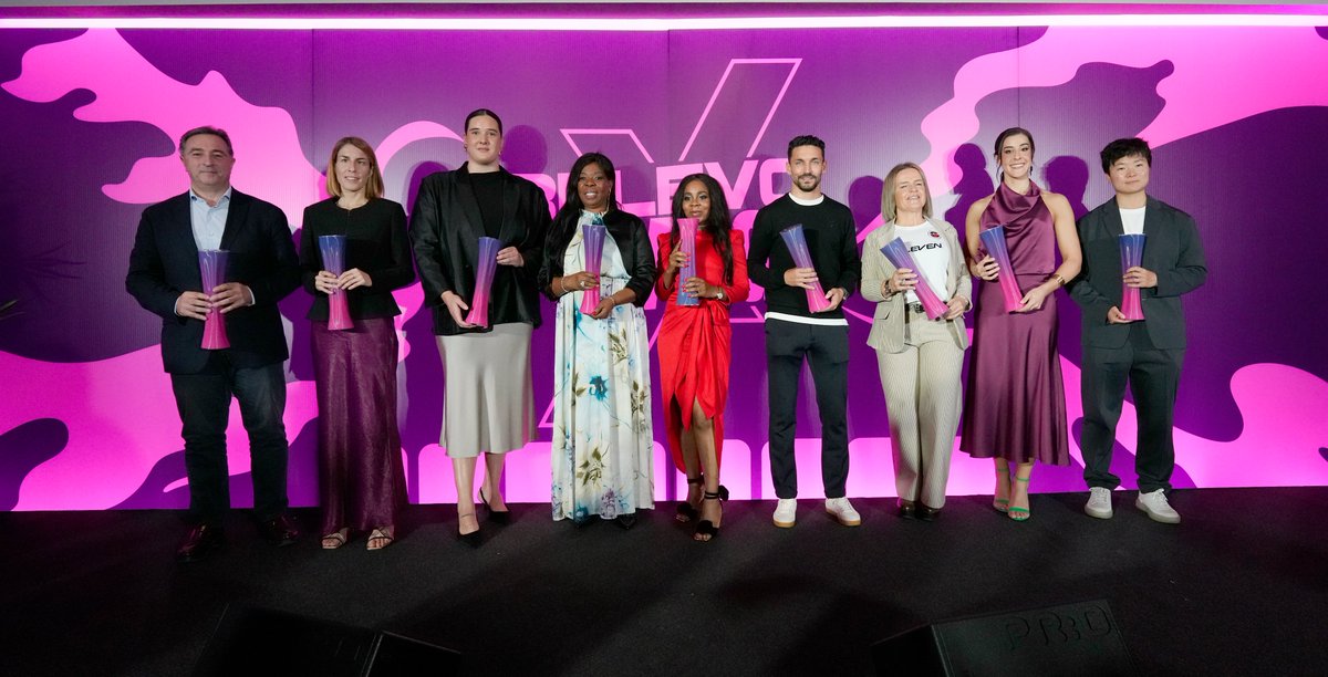 "Que más niños crezcan con los valores deportivos". Ayer celebramos la 1ª edición de #relevoxchange para reconocer a aquellos que mejoran la sociedad a través del deporte. Aún con un poco de resaca emocional por lo vivido, tengo el orgullo de sentir que <a href="/relevo/">Relevo</a> también lo hace.