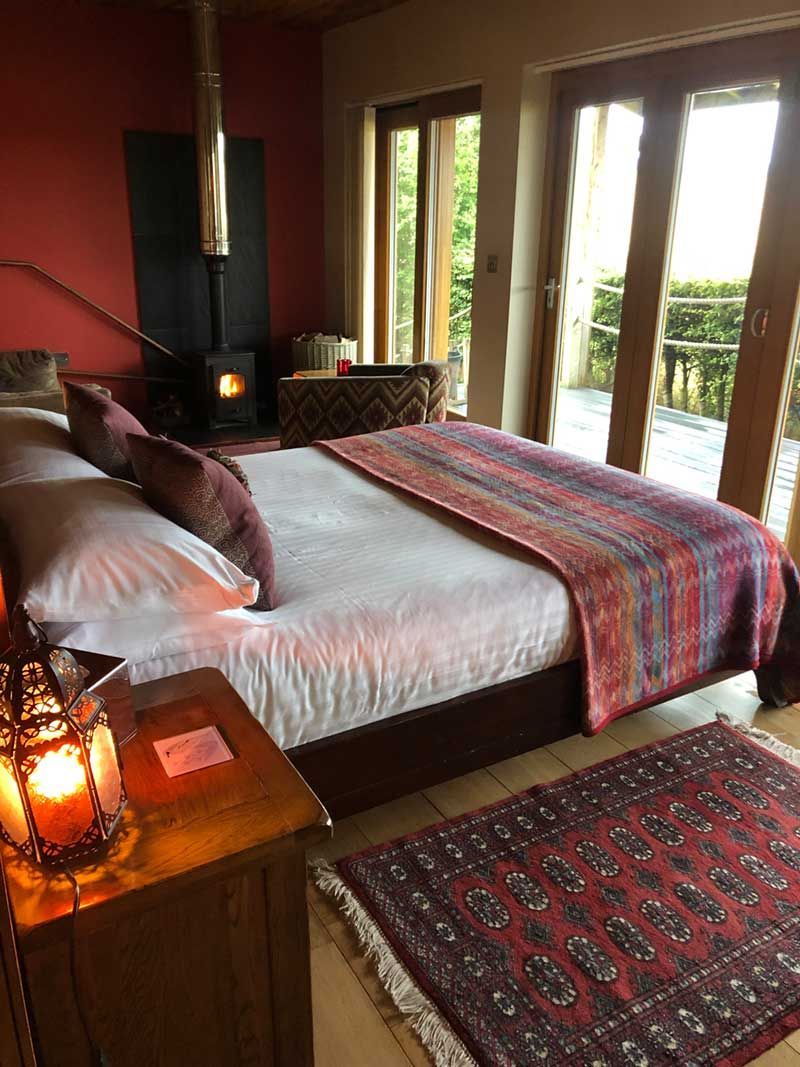 TheHolidayCots's tweet photo. Discover why The Chilterns View should be your next holiday destination!
'The Chilterns View lodges certainly ticked all the boxes for us in terms of a scenic, blissful couples’ retreat.'
🛏️ Sleeps 1-2
https://t.co/oHp4uCG50c
#TheChilternsView #HotTub #Nature #FullyEquipped https://t.co/oVAWc4fVnI