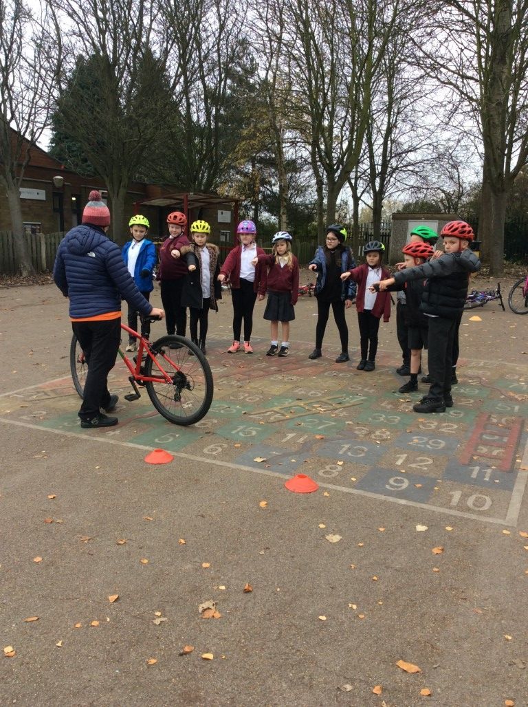 RawmarshSP's tweet image. 🚲 Last week, children from Year 5 and Year 6 took part in Bikeability sessions!

Read the full story 👇
buff.ly/4hLYRrZ