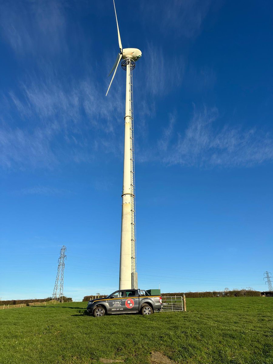 JulieDDrill's tweet image. WOW 🤩 

Great Office for the day 😃 

On site in Devon to #loadtest a #windturbine anchors to strengthen the turbine mast 💥 

Off road no problem 😌 D-Drill can get to you whenever you are 👍

Find our local branch network - d-drill.co.uk

 #turbine #energy