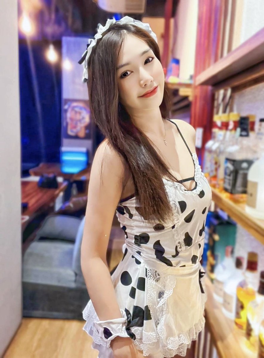 new58909614's tweet photo. 人気急上昇🔥
モデル体型のハナちゃん😍 https://t.co/MFYkxA6q3N