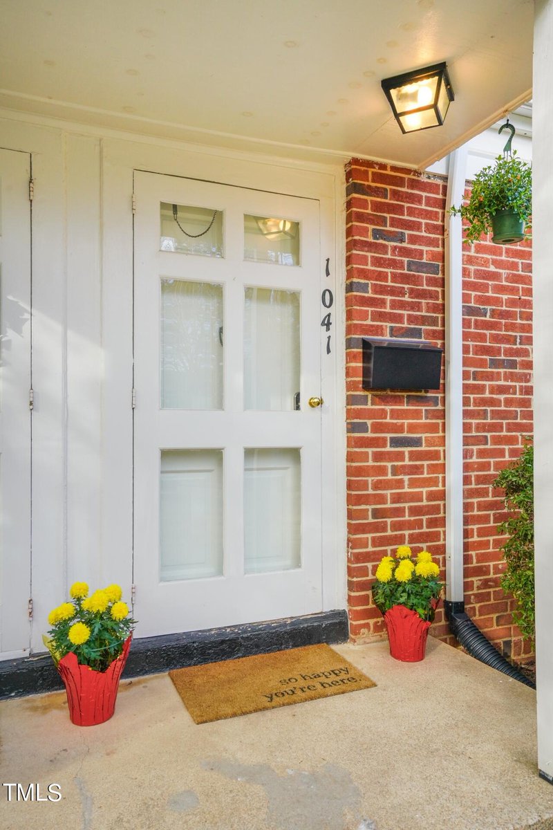 KathyRidick's tweet photo. 1041 Nichols Drive, Raleigh, NC, 27605
1 bed | 1 bath 704 Sq. Ft.
Active | 365000
https://t.co/Ewux1IzBBy
Renovated Like New Construction! ''Old Raleigh'' Cameron Village Condo in the center of The Village District! Nov 2024 Brand New Hardwood Floors, New Subfloor, Insulation,... https://t.co/SJJhliBdKY