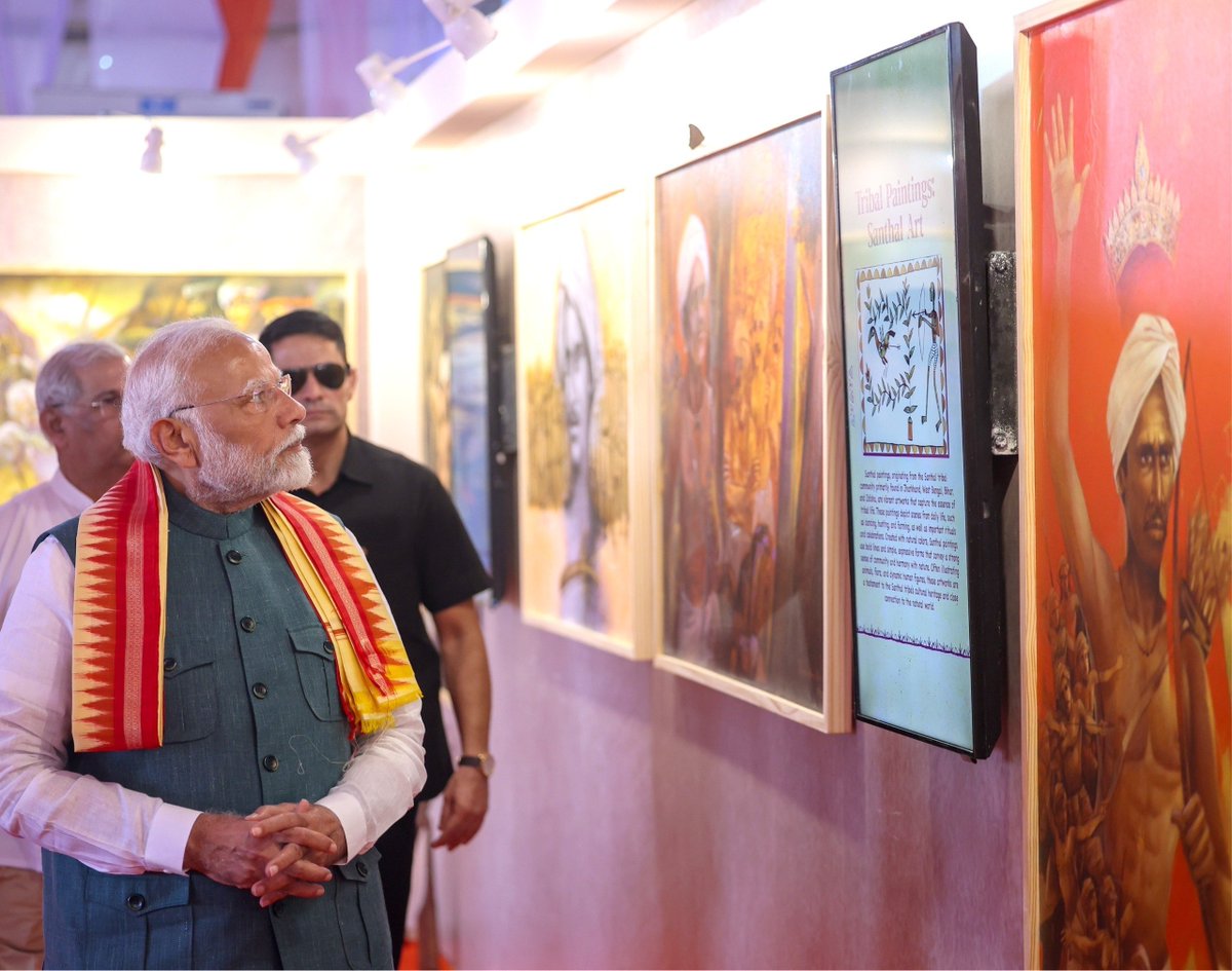 narendramodi's tweet photo. बिहार के जमुई में लगे हाट में देशभर की हमारी जनजातीय परंपरा, उनकी अद्भुत कला और कौशल का साक्षी बना। https://t.co/4n5KsLZtd7