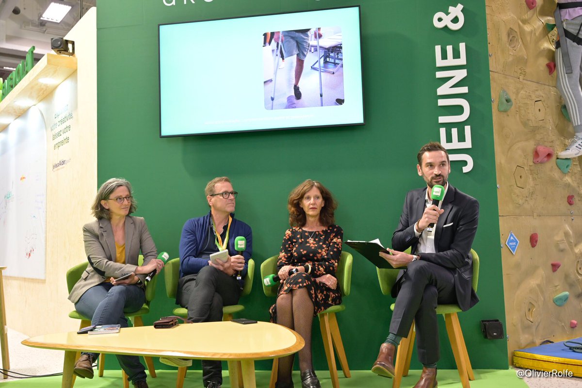 MGEN_officiel's tweet image. #SalonEduc | Table ronde : « Agir contre les stéréotypes, les discriminations et la haine ».

« MGEN est une entreprise qui porte des valeurs. […] Ce qui est important sur l’enquête interne réalisée sur la #QVCT, on a eu 50% de répondants, ça montre que nos salariés sont