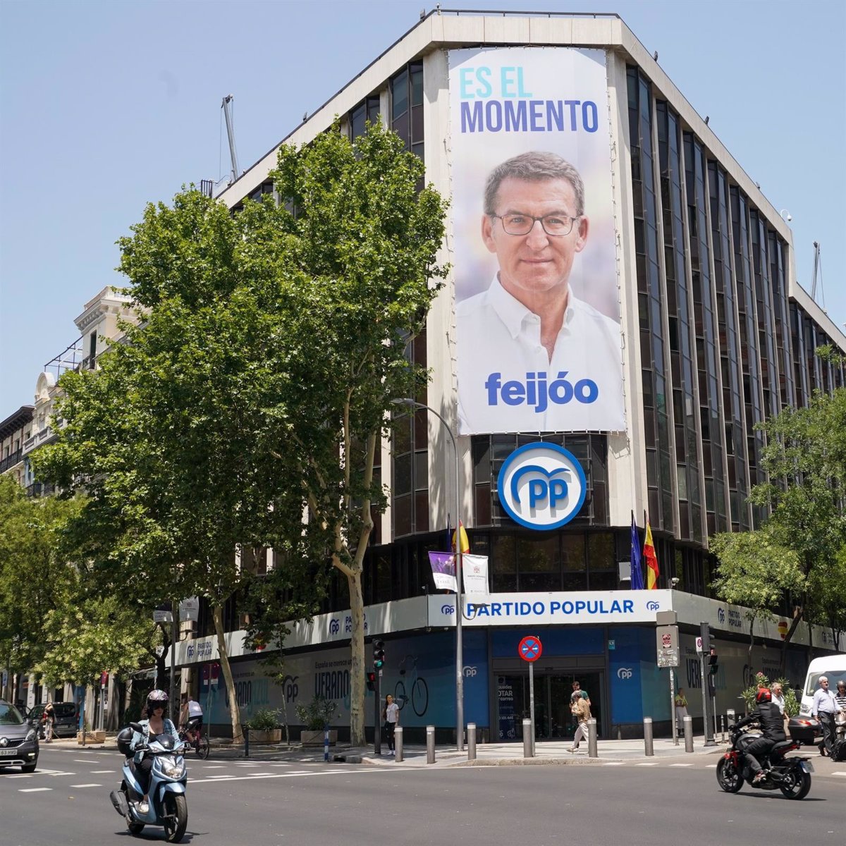 JuanmiGG_News's tweet photo. ÚLTIMA HORA: El Tribunal Supremo de España confirma la condena al PP como responsable civil por el pago en negro de la obra de Génova 13. Ratifica así que el Partido Popular reformó su sede nacional con dinero negro de su 'caja B'. ¡¡¡BOOOOOM!!! @NunezFeijoo @ppopular https://t.co/PxeTNszPz6
