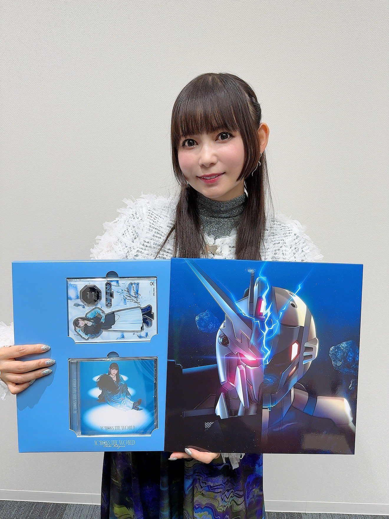 中川翔子　アクスタ　ACROSS THE WORLD シルバー衣装 中川翔子 アクスタ ACROSS THE WORLD シルバー衣装 - 邦楽