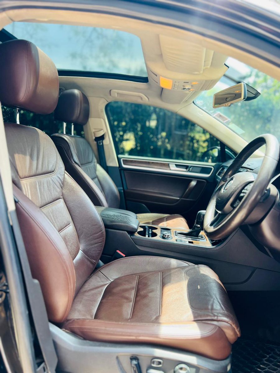 BigJs_Motors's tweet image. Sleek and Stylish 📷
Model: VW Toureg | 2013 | Local
Engine: 3.6l  Petrol
Features: Full Spec
Price: 2,299,999/=
Caption: "Upgrade your commute with the Toureg – where style meets performance. Safety, luxury, and affordability in one sleek package. #ExploreWithBigJs #vw #toureg