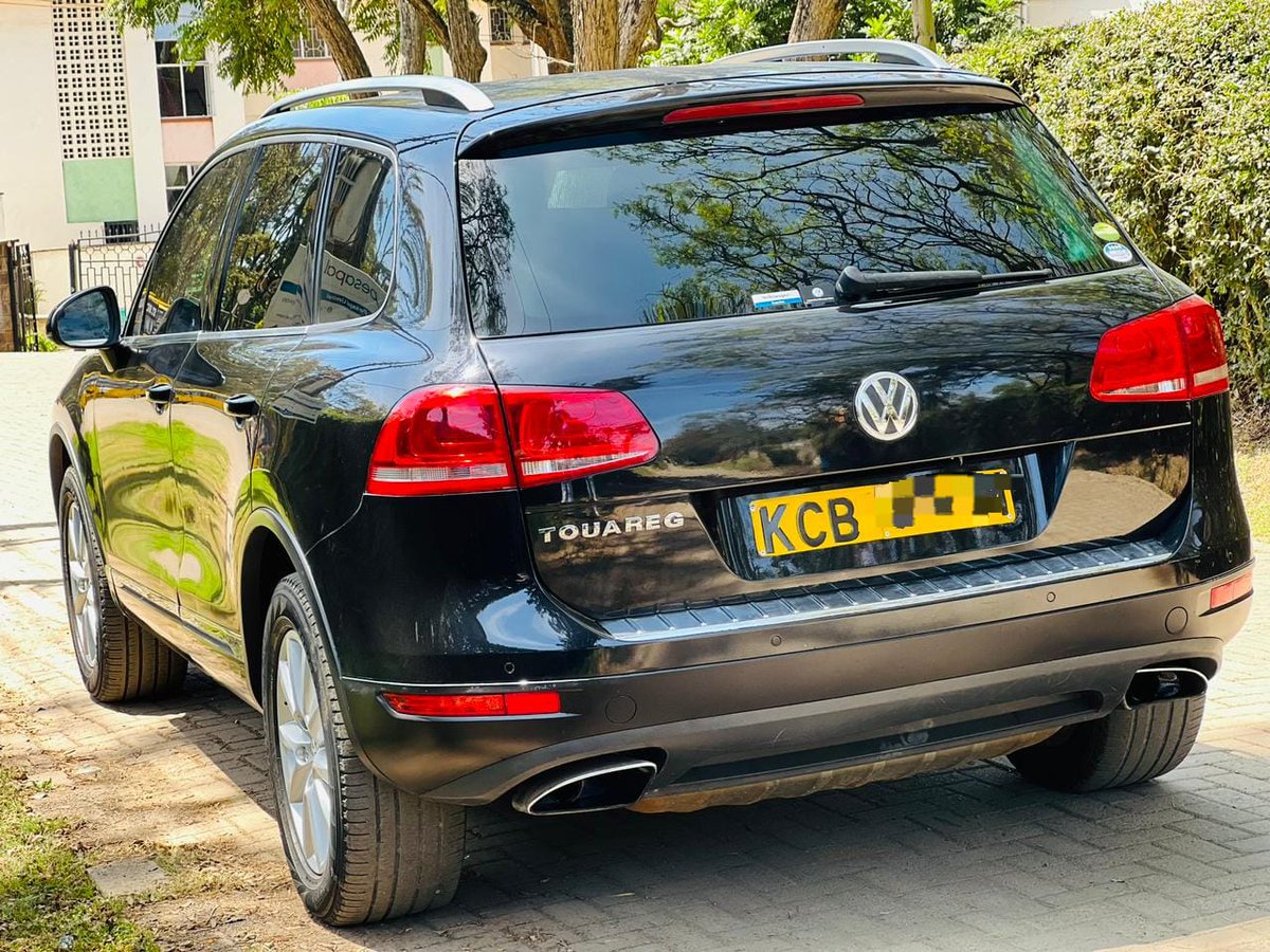 BigJs_Motors's tweet image. Sleek and Stylish 📷
Model: VW Toureg | 2013 | Local
Engine: 3.6l  Petrol
Features: Full Spec
Price: 2,299,999/=
Caption: "Upgrade your commute with the Toureg – where style meets performance. Safety, luxury, and affordability in one sleek package. #ExploreWithBigJs #vw #toureg