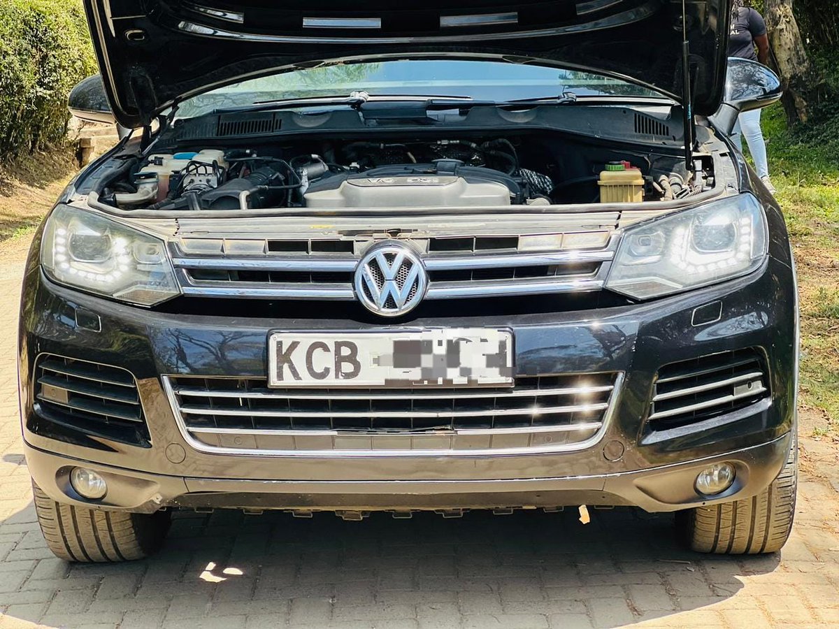 BigJs_Motors's tweet image. Sleek and Stylish 📷
Model: VW Toureg | 2013 | Local
Engine: 3.6l  Petrol
Features: Full Spec
Price: 2,299,999/=
Caption: "Upgrade your commute with the Toureg – where style meets performance. Safety, luxury, and affordability in one sleek package. #ExploreWithBigJs #vw #toureg