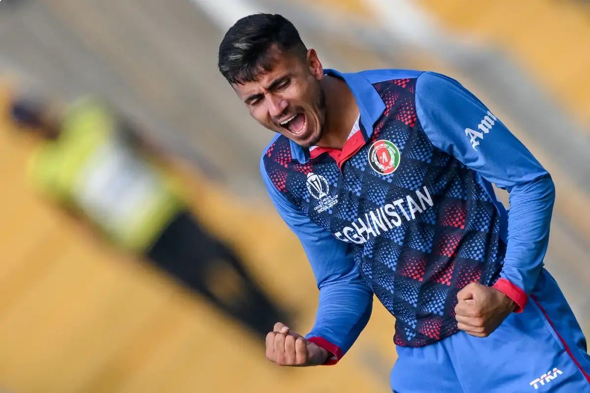 یو ډېر شیرین خبر هم درواخلئ.
د مجیب ځدراڼ ډاکټر، کرکټ بورډ ته ایمیل کړی، وایي، هغه تر ډېره د زمبابوې خلاف راروان کمپ ته فېټ او جوړ دی.
بورډ راته وویل، خدای دې وکړي چې کومه نوې ستونزه جوړه نه شي، مینه وال به خپل شهزاده مجیب لوبو کې هم وګوري.