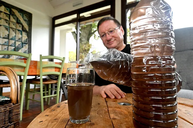 La colère d'habitants de trois villages du Loiret, confrontés à une eau polluée

larep.fr/chatenoy-45260…