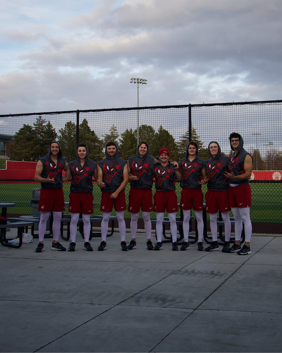 Took a quick trip to Gesa Field to wrap up the CVC Challenge 🏈 And introducing this year’s champions, THE YAPPERS ‼️

#GoCougs | #AgainstTheGrain