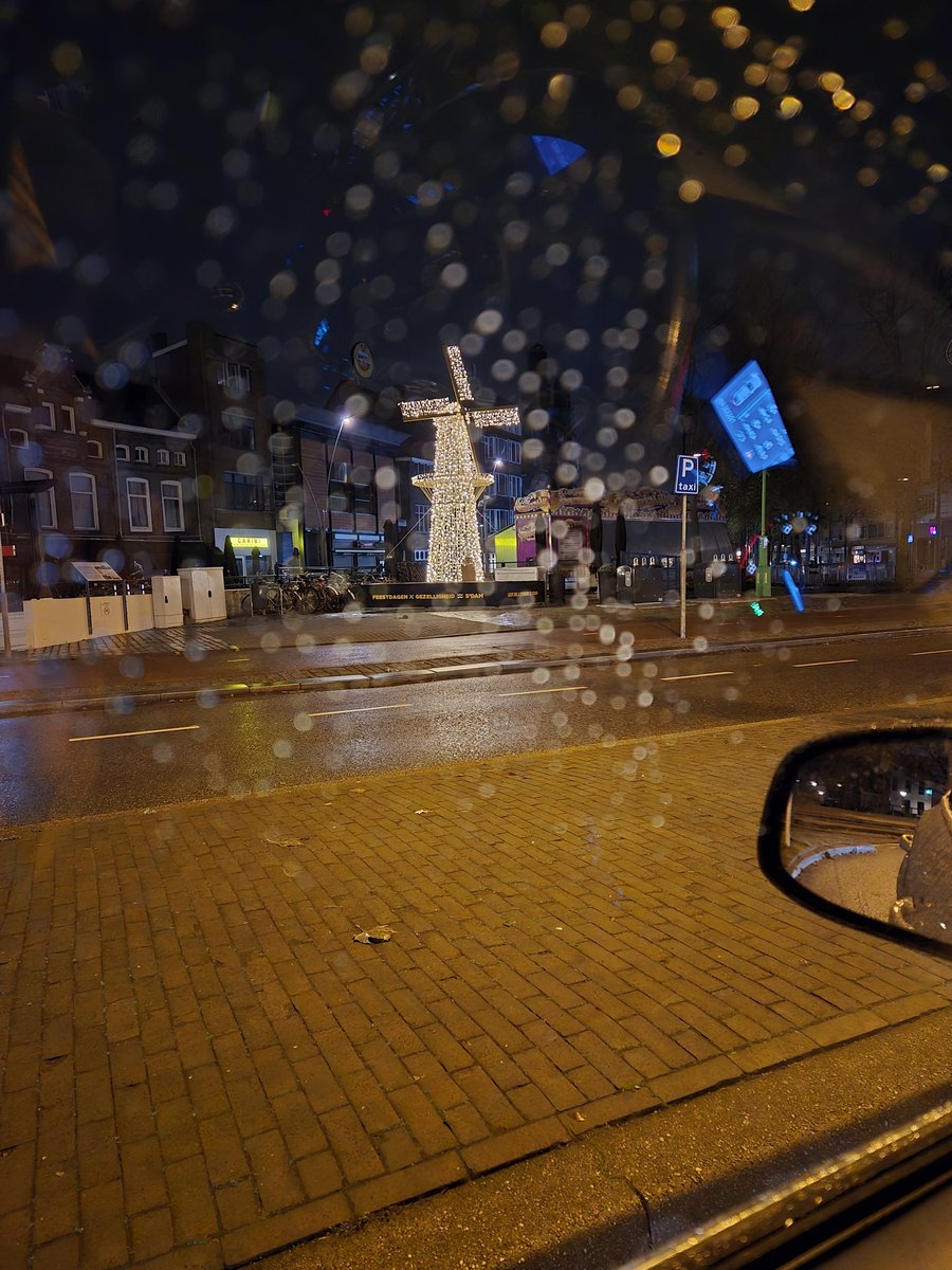 JurgVan's tweet photo. Mooie molen op de koemarkt schiedam. https://t.co/fm8sc3ljrI