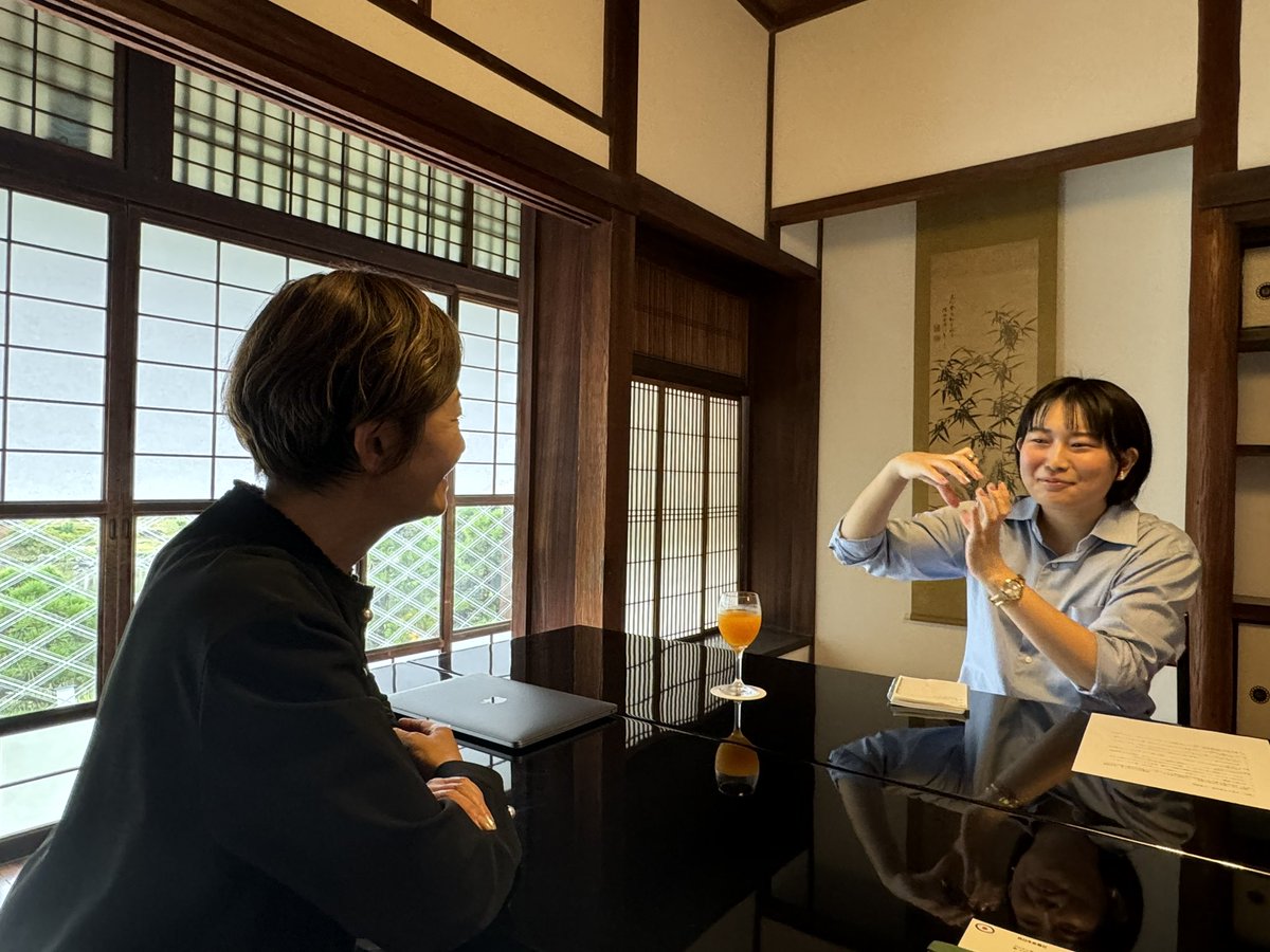 yanagawa_ohana's tweet photo. 本日は西日本新聞の学生記者の方にお越しいただき、代表の立花千香へインタビューをしていただきました✨

どんな記事になるのか楽しみです✨ https://t.co/626ELKebm4