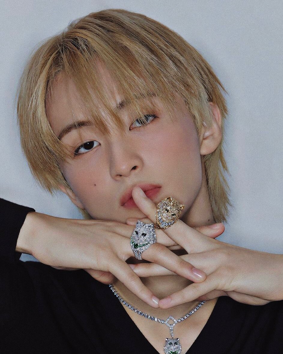 /ᐢ⑅ᐢ\   ♡   ₊˚  
꒰ ˶• ༝ •˶꒱       ♡ ₊˚    ♡
./づ~ :¨·.·¨:     ₊˚  
             `·..·‘    ₊˚   ♡