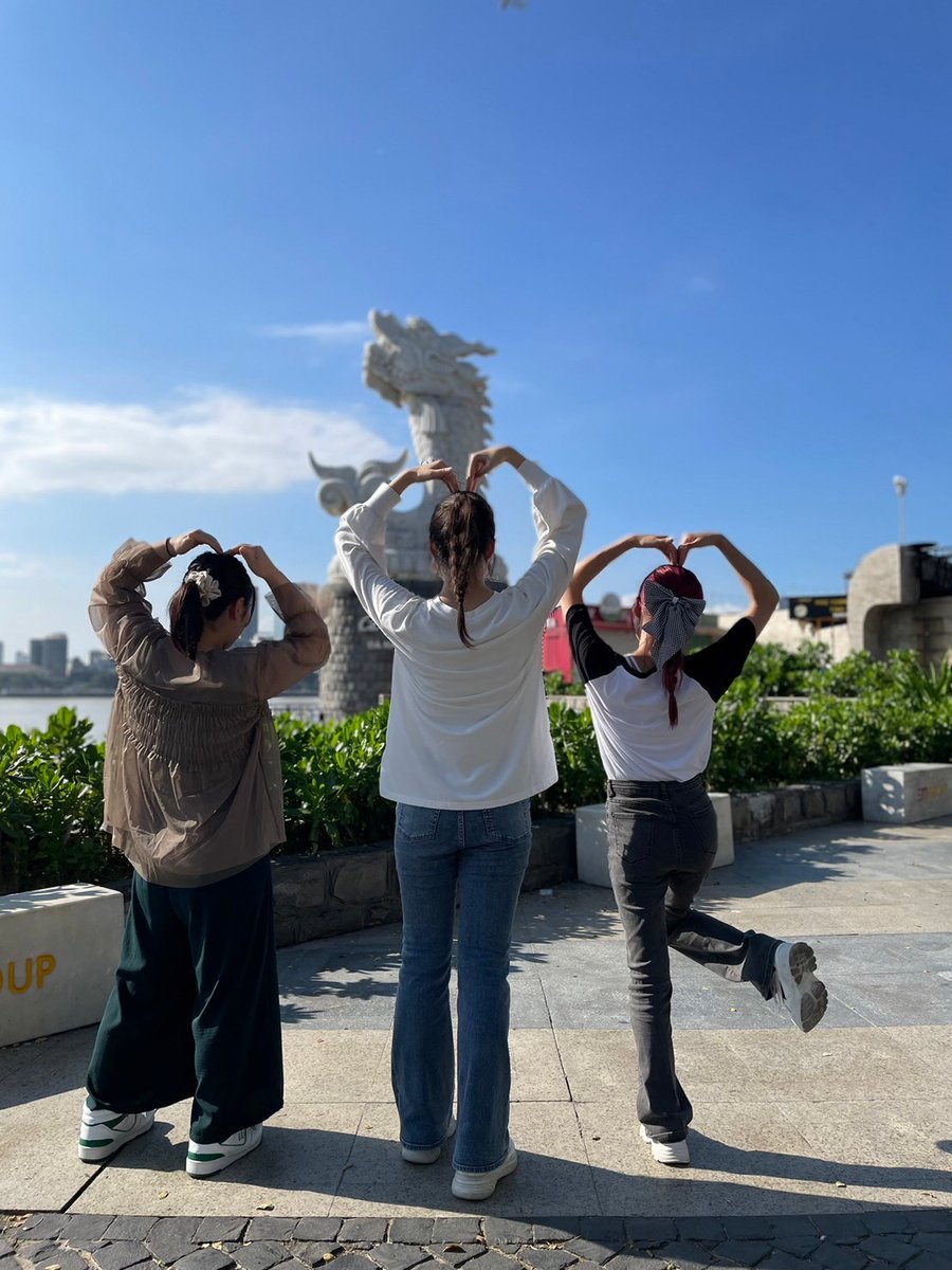 anabukidogs's tweet photo. 優秀生の海���研修✨🛩️
ベトナムの大学生との交流や観光を楽しんでいます🙌
姉妹校の学生同士も仲良くなりました🤗

🔻レポート投稿みてね
https://t.co/aNpvzideIp

#スキ進め #優秀生海外研修
#ベトナム https://t.co/LDIPUXPOEi