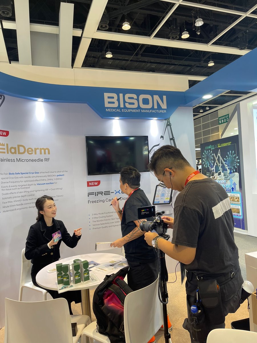 bisonmedical's tweet photo. COSMOPROF ASIA HONGKONG 2024 with PHOENIX

Thanks for visiting our booth. 
BISON finished COSMOPROF 2024 with big success! :)

#cosmoprof #hongkong #longpulselaser #microneedleRF #eladerm #qswitchlaser
#bison #Accento #Firexel #qptp #hifu #exhibition #asthetic https://t.co/smVIl0aYMh