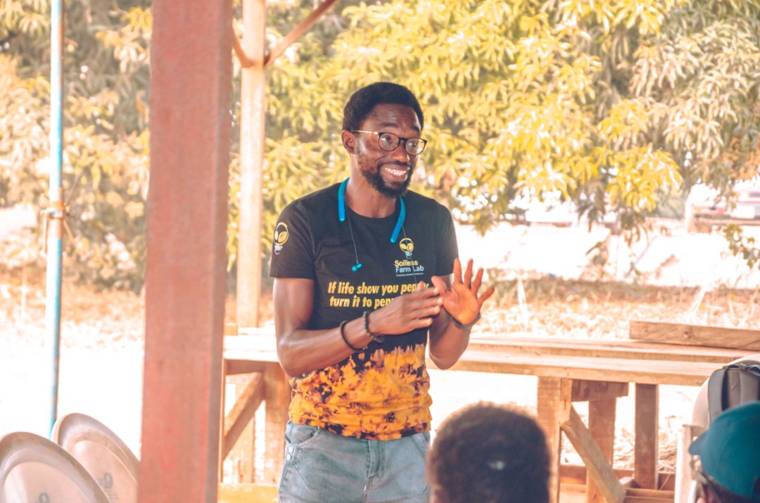 Samsonprolific's tweet photo. Dear Entrepreneur, 

Be wary of platforms.

Do not assume because you share the same platform. You are now on the same level. It may rob you of the opportunity to learn from a mentor. You start seeing your destiny helper as mates or even competitors.

What is your real title? A founder is not automatically a CEO. 
CEO is not just a title, it is a position, it is an office, it is a mindset, it is a growth-meter and it is a responsibility to lead generations and not to manage the company. 

What is your actual title?

There is no shame in being small. 
Just don't remain small. 
Grow! 

#FarmerSamson #TheWizardFarmer
