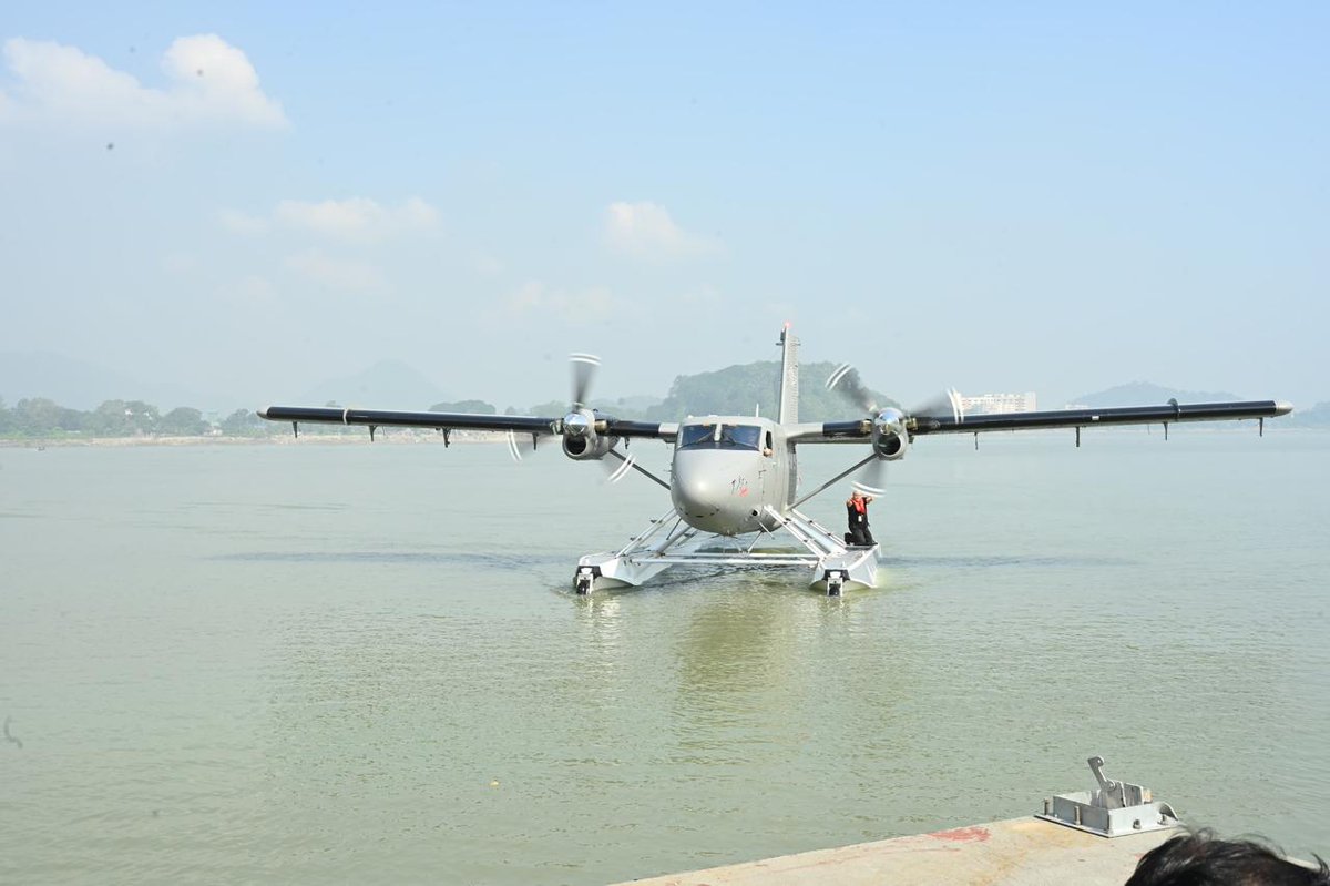 himantabiswa's tweet photo. Opening up new horizons of tourism &amp; transport🛫

Earlier today, a sea plane successfully landed at Pandu Ghat on the banks of Brahmaputra, marking the first river landing in Eastern India, which will open new chapters of connectivity in a riverine state like Assam

Great work 👍 https://t.co/yi6ExHEcha