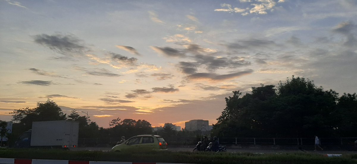 hoanglong100807's tweet photo. #sky 🇻🇳 https://t.co/QAVlHjEErt