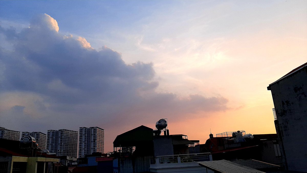 hoanglong100807's tweet photo. #sky 🇻🇳 https://t.co/QAVlHjEErt
