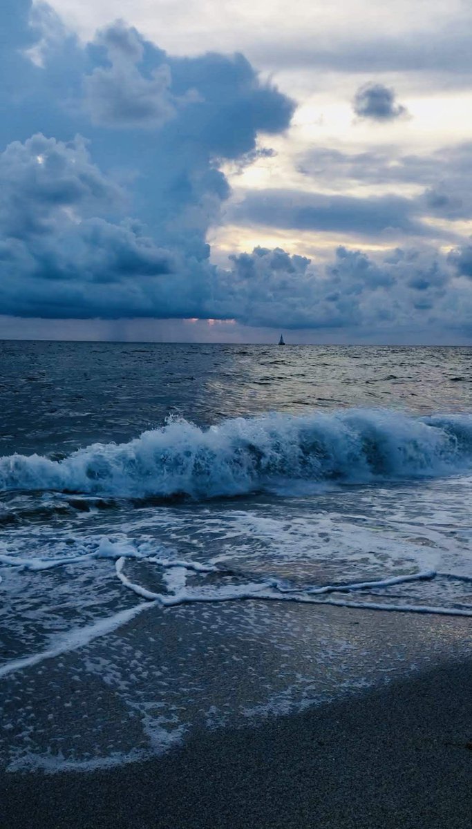 اللهم صلي وسلم على نبينا وحبيبنا

#صباح_الخير 
#صلوا_على_الحبيب_محمد