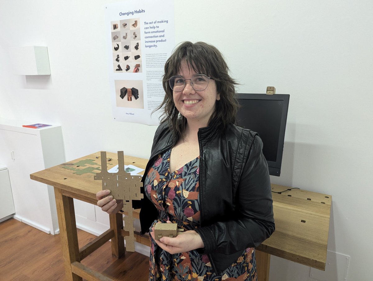 TheHABIT_Lab's tweet image. Amy H and the @UTAS_ Design School has taken #Exertime to the next level. Brilliant #IoT sensor (circular) design, Amy...a valued member of the team! #sitlessmovemore