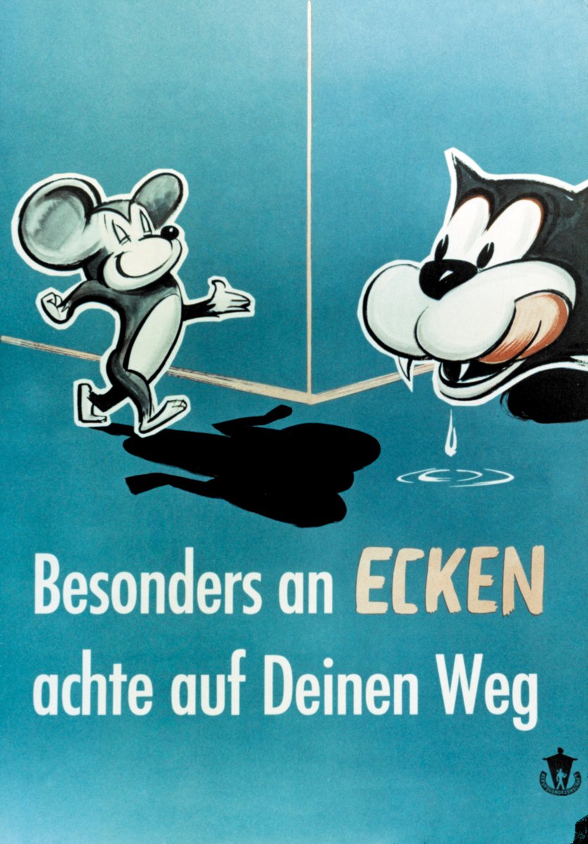 Unübersichtliche Ecken können gefährlich werden! #Unfälle durch #Stolpern, #Rutschen und #Stürzen machen ein Viertel aller bei der <a href="/DGUV/">DGUV</a> gemeldeten Unfälle aus. Schützen Sie sich: Hindernisse entfernen, rutschfeste Schuhe tragen, auf festen Stand achten: t1p.de/stolpernrutsch…