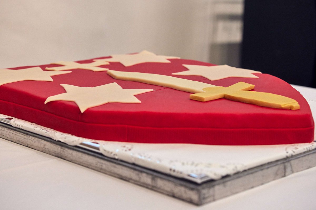 Vier 23 november de verjaardag van Haarlem bij het Noord-Hollands Archief, traditiegetrouw met een stukje taart en een mooie bijeenkomst! Bewonder het stadsrecht uit 1245 in een gloednieuwe vitrine en ontdek onze nieuwe tentoonstelling over Hangjeugd: ow.ly/ICGr50U71c3