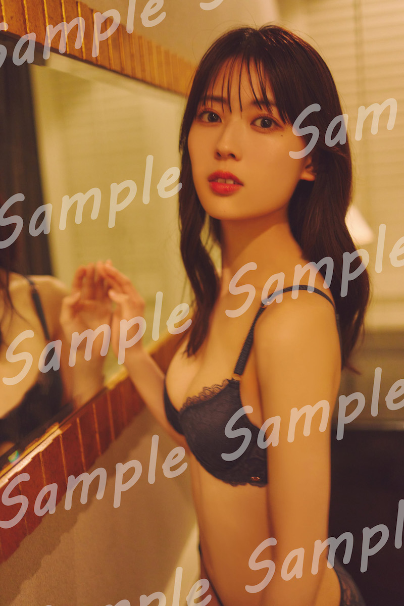 🍋封入特典ポストカード⑥🍋

ネイビーのランジェリーで
大人な表情を魅せる蓮加さん✨

#乃木坂46 #岩本蓮加
#岩本蓮加1st写真集 #いたずらな風
🐱Amazon amzn.to/4gnLI7D
🎮セブンネット bit.ly/3N2K0LP
🎸楽天 bit.ly/3ZpEA4H
📷紀伊國屋 bit.ly/3Zhsqef