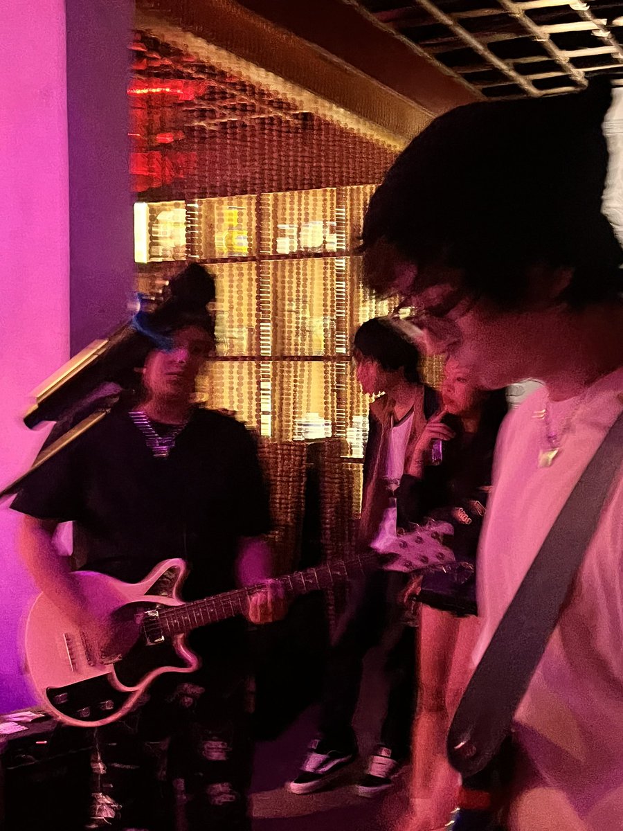 CastleNueve's tweet photo. just about last night

📍Sari Sari Makati - Pop Money Night with Friends

@ocho3x https://t.co/6b71fQVGvn