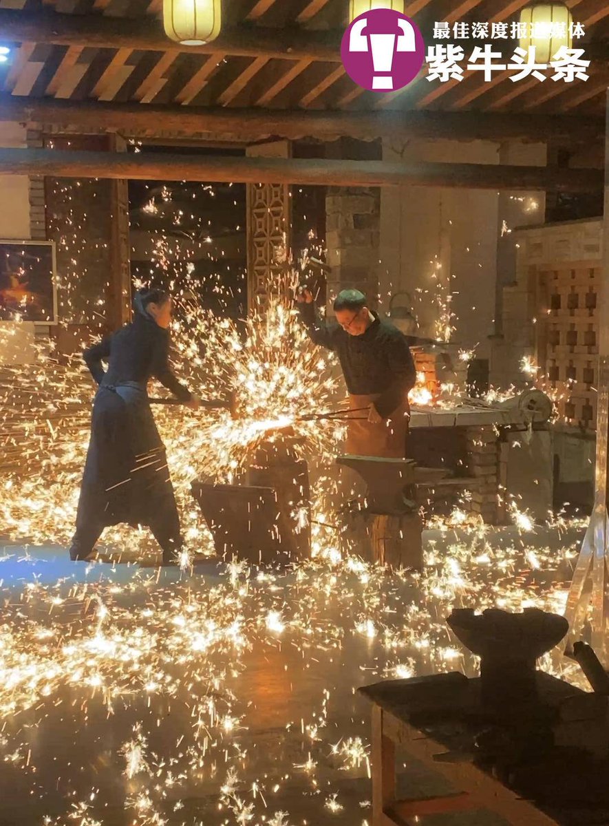 VoiceofPD's tweet photo. Zou Qi, a 28-year-old female swordsmith from east China's #Zhejiang Province, is leveraging #livestreaming to showcase swords made in Zhejiang's Longquan city, which is renowned for its traditional #swordmaking craft.
Read full: https://t.co/avKW9G9Tx0 https://t.co/hKbVRWTaRt