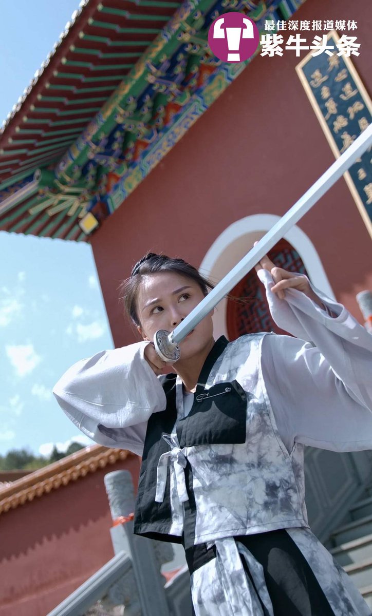 VoiceofPD's tweet photo. Zou Qi, a 28-year-old female swordsmith from east China's #Zhejiang Province, is leveraging #livestreaming to showcase swords made in Zhejiang's Longquan city, which is renowned for its traditional #swordmaking craft.
Read full: https://t.co/avKW9G9Tx0 https://t.co/hKbVRWTaRt