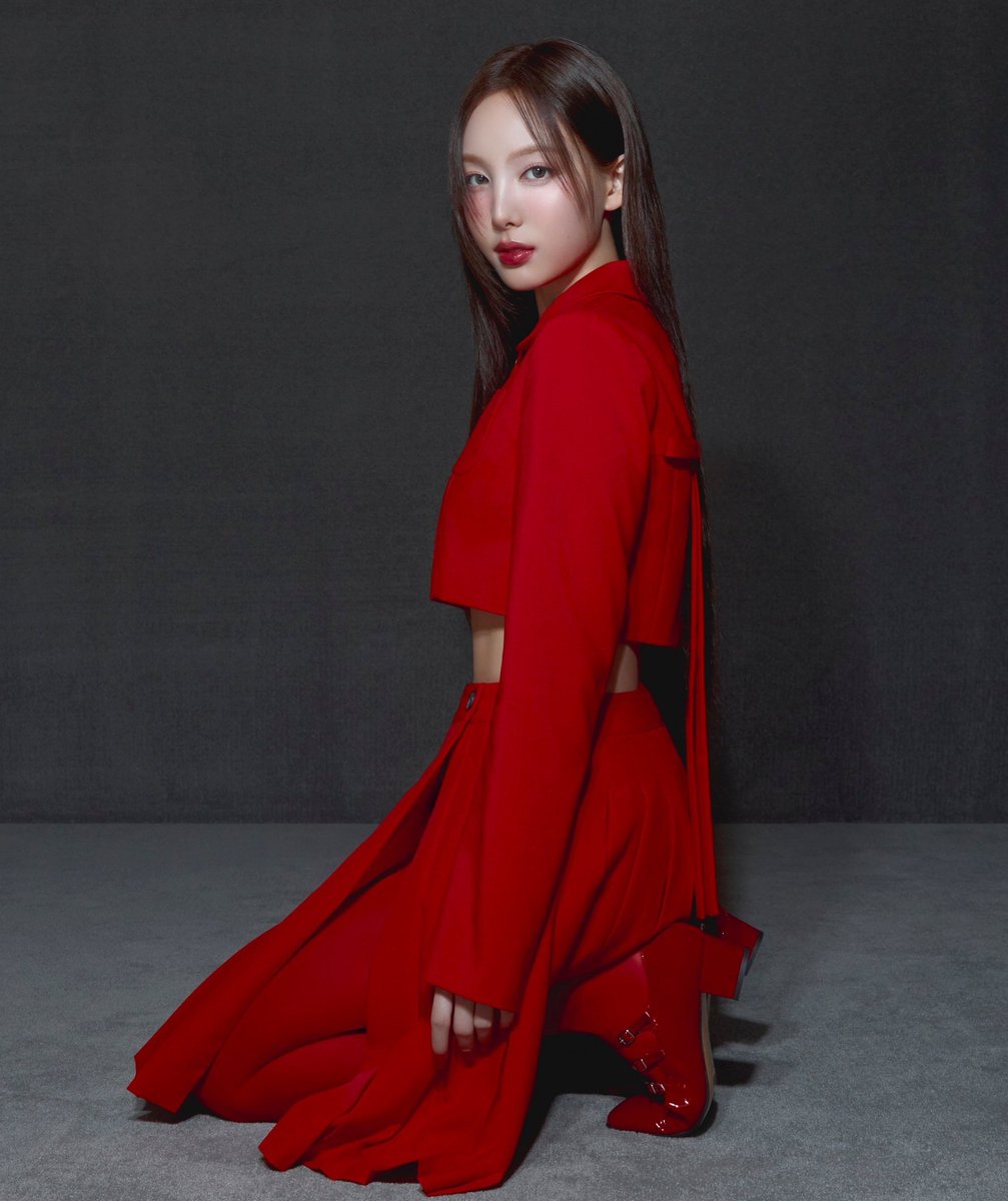 nayeon tweet media
