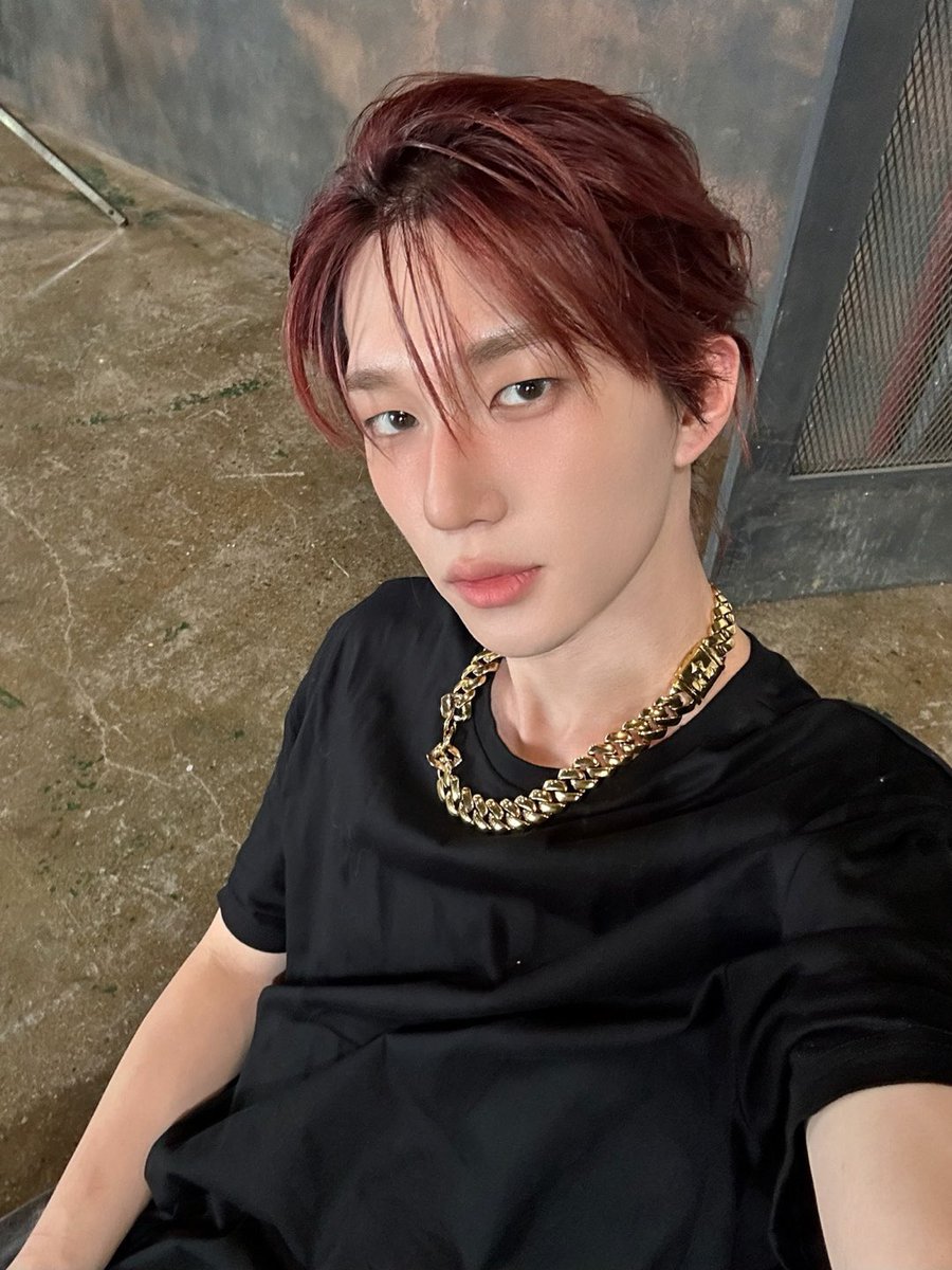 2choizz's tweet image. he cannot be real.