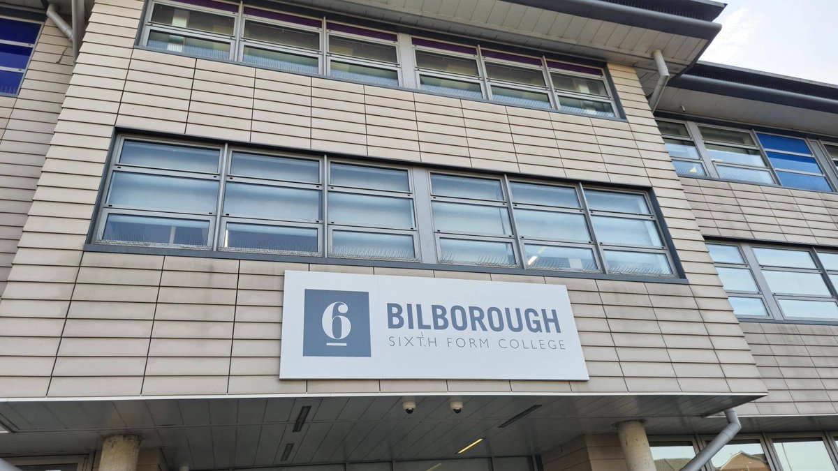 #CommunityFriday: <a href="/BilboroughCol/">Bilborough College</a>, one of the UK’s top state-sector <a href="/JSTOR/">JSTOR</a> users! 🎓

We met up with Helen Maddison, their #EPQ Supervisor, who shared how JSTOR has boosted her students' academic confidence, preparing them for any research challenge. 🧠💪

#DigitalResources