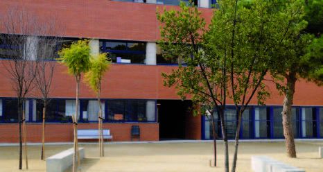 bcn_hg's tweet photo. 🏫🤸 El pati de l'Escola Torrent de Can Carabassa es transformarà aquest curs amb la implicació de la comunitat educativa.
➡️ L'actuació forma part del programa municipal #TransformemElsPatis, que inclou nou centres educatius per a aquest mandat.
ℹ️ https://t.co/tvULigcTQj https://t.co/PpxvyAt3JA
